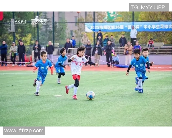 资中足球热潮兴起青少年积极参与提升技艺与团队精神