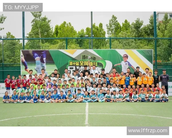 足球嘟嘟嘟带你领略绿茵场上的激情与梦想，畅谈球员故事与比赛瞬间