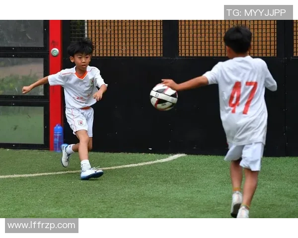 足球男生JJ的成长故事与梦想追逐之旅